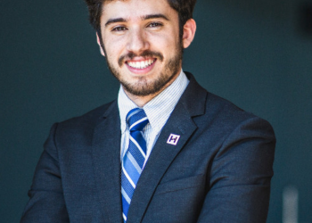 Anis Kallel remporte le prix Young Entrepreneur Award 2023 à Oman