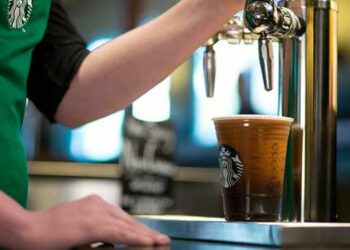 Starbucks décide de réduire ses effectifs dans la région Mena