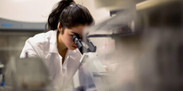 15.000 dinars pour la meilleure recherche scientifique féminine