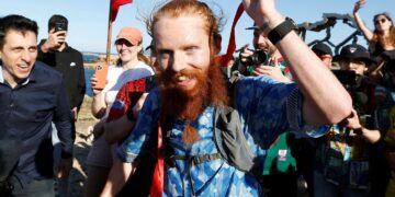 Le Britannique Cook arrive à Cap Angela (Bizerte) en courant… depuis l’Afrique du Sud