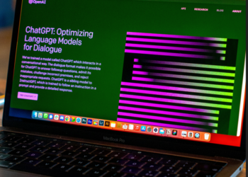 Comment évolue le trafic de ChatGPT et de ses concurrents en 2024