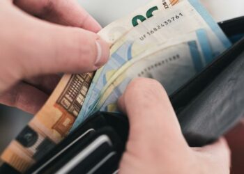 Quel est le salaire minimum pour payer l’IRPP et la CSS en Tunisie?