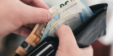 Quel est le salaire minimum pour payer l’IRPP et la CSS en Tunisie?