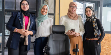 Transformer la mobilité en fauteuil roulant grâce à une interface cerveau-machine: une équipe tunisienne sélectionnée parmi les finalistes du Young Inventors Prize 2024