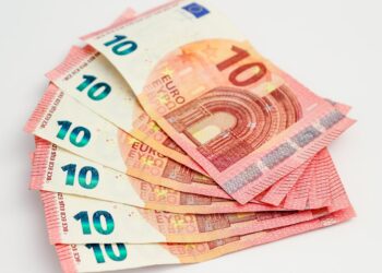 Travail à l’étranger: le ministère de l’Emploi met en garde contre les fraudes