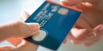 Pourquoi le nombre de cartes bancaires a chuté?