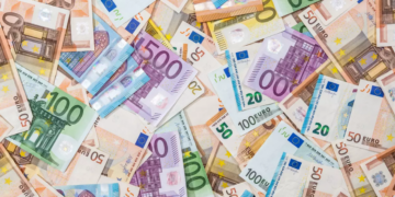 Bernard Arnault perd son titre d’homme le plus riche du monde