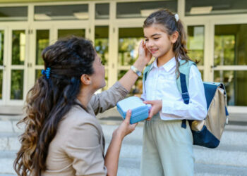 Lutte contre le décrochage scolaire: 136 sources de revenu pour soutenir les mères