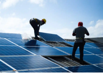 Panneaux solaires sous pression fiscale: difficulté de la transition énergétique