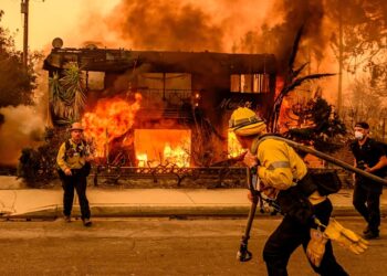 Los Angeles en proie aux flammes: vents violents et bilan humain tragique
