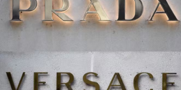 Prada rachète Versace pour 1,25 milliard d’euros