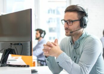 Centres d’appels en danger: la nouvelle loi française inquiète le secteur en Tunisie