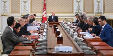 Fin de la sous-traitance dans le secteur public: Saïed commence par la société Itissalia Services