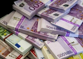 Les transferts des Tunisiens à l’étranger atteignent 4000 millions de dinars au premier semestre 2025