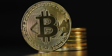 Le bitcoin dépasse 124 000 dollars, un nouveau record!