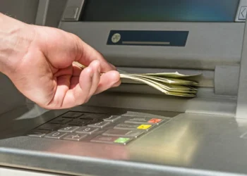 Le retrait moyen par carte bancaire s’est élevé à 222 Tnd au premier semestre 2025