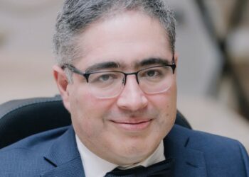 Le mathématicien tunisien Hatem Zaag décoré des palmes académiques en France