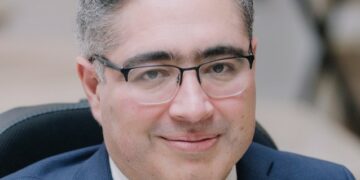 Le mathématicien tunisien Hatem Zaag décoré des palmes académiques en France
