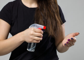 La Tunisie interdit les produits capillaires contenant de l’acide glyoxylique