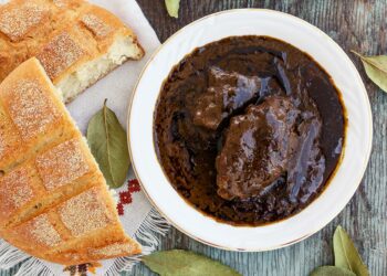 La Mloukhya sera-t-elle vraiment interdite en France à partir de 2026 ?