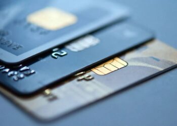 Les paiements électroniques dépassent 27 milliards de dinars en 2024 malgré la baisse du nombre de cartes bancaires