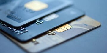 Les paiements électroniques dépassent 27 milliards de dinars en 2024 malgré la baisse du nombre de cartes bancaires