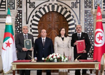 Tunisie – Algérie : 25 accords de coopération signés !
