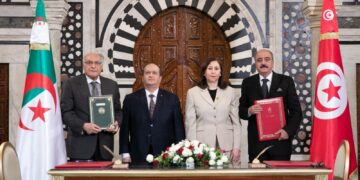 Tunisie – Algérie : 25 accords de coopération signés !