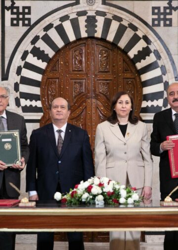Tunisie – Algérie : 25 accords de coopération signés !