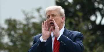 Trump augmente, de nouveau, les droits de douane mondiaux à 15%