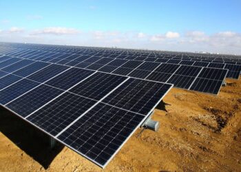 Transition énergétique 2026‑2030: la dépendance aux entreprises étrangères inquiète