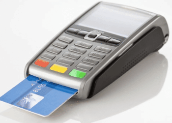 La SONEDE met à disposition des clients des terminaux de paiement électronique (TPE) dans toutes ses agences à travers le pays. Ces appareils permettent de payer rapidement et en toute sécurité les factures d’eau avec une carte bancaire.