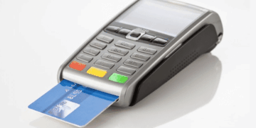 La SONEDE met à disposition des clients des terminaux de paiement électronique (TPE) dans toutes ses agences à travers le pays. Ces appareils permettent de payer rapidement et en toute sécurité les factures d’eau avec une carte bancaire.