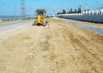 10 millions de dinars mobilisés pour nettoyer 1.400 km de routes en Tunisie. Détails