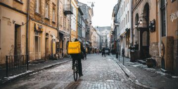 PowerUp Tunisia 2026: l’initiative de Glovo pour promouvoir les startups tunisiennes à l’international