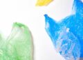 Sacs plastiques: une nouvelle loi qui s’adresse à tous, État, consommateurs et fabricants