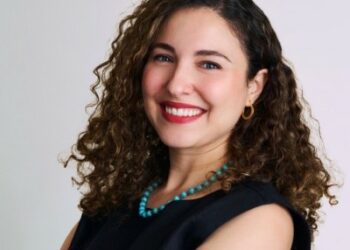 Wafa Ben-Hassine, experte tuniso-américaine qui lutte contre les dérives de l’IA, intègre le TIME100 AI 2026