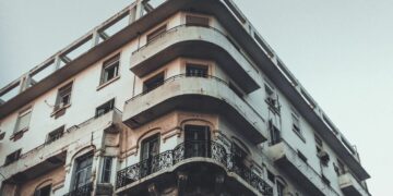 Crise de l’immobilier: il faut miser sur la réforme du financement et les modèles alternatifs