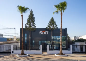 SIXT arrive en Tunisie et commence par les aéroports