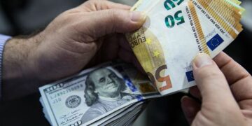 Les charges financières en devises poursuivent leur repli