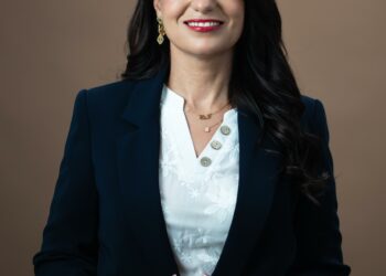 Sihem Souid : L’indépendance comme moteur stratégique, ou l’influence d’une Franco-Tunisienne à l’international