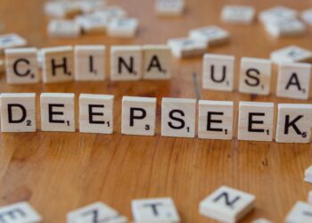 IA : le FBI, la NSA et la CISA accusent DeepSeek, Alibaba, Moonshot AI et Z.ai de « distillation »