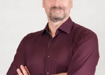 Et si les expériences passées brouillaient les décisions présentes? Richard Bolstad de retour à Tunis pour une formation à l’Institut Psynapse