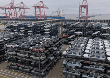Voitures hybrides chinoises: l’Europe prépare un plafond de 350 000 importations par an